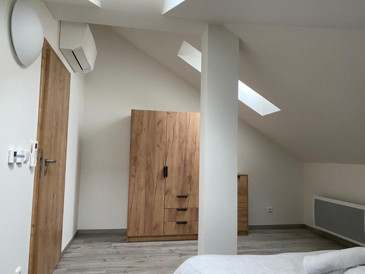 Klicperovo 2Kk Apartamento Hradec Králové Exterior foto